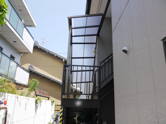 アパート外階段屋根工事　施工事例　名古屋市中川区